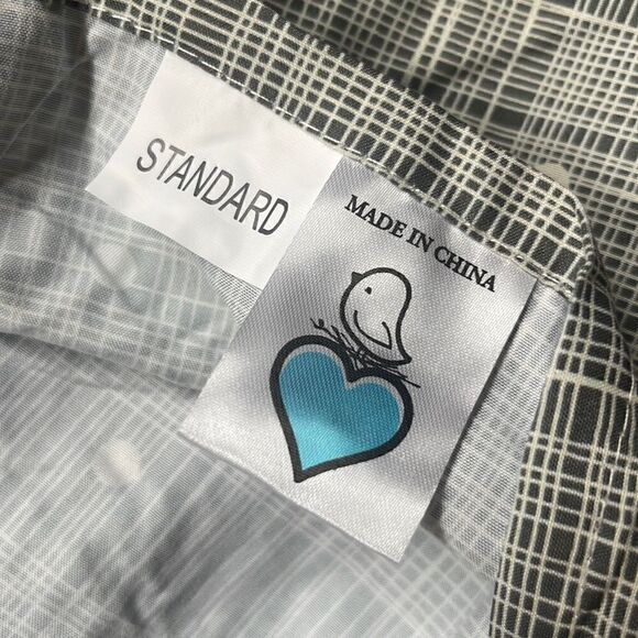 Ienjoyhome Queen duvet cover.  NWOT.  Includes two standard pillowcase shams. - Picture 3 of 7